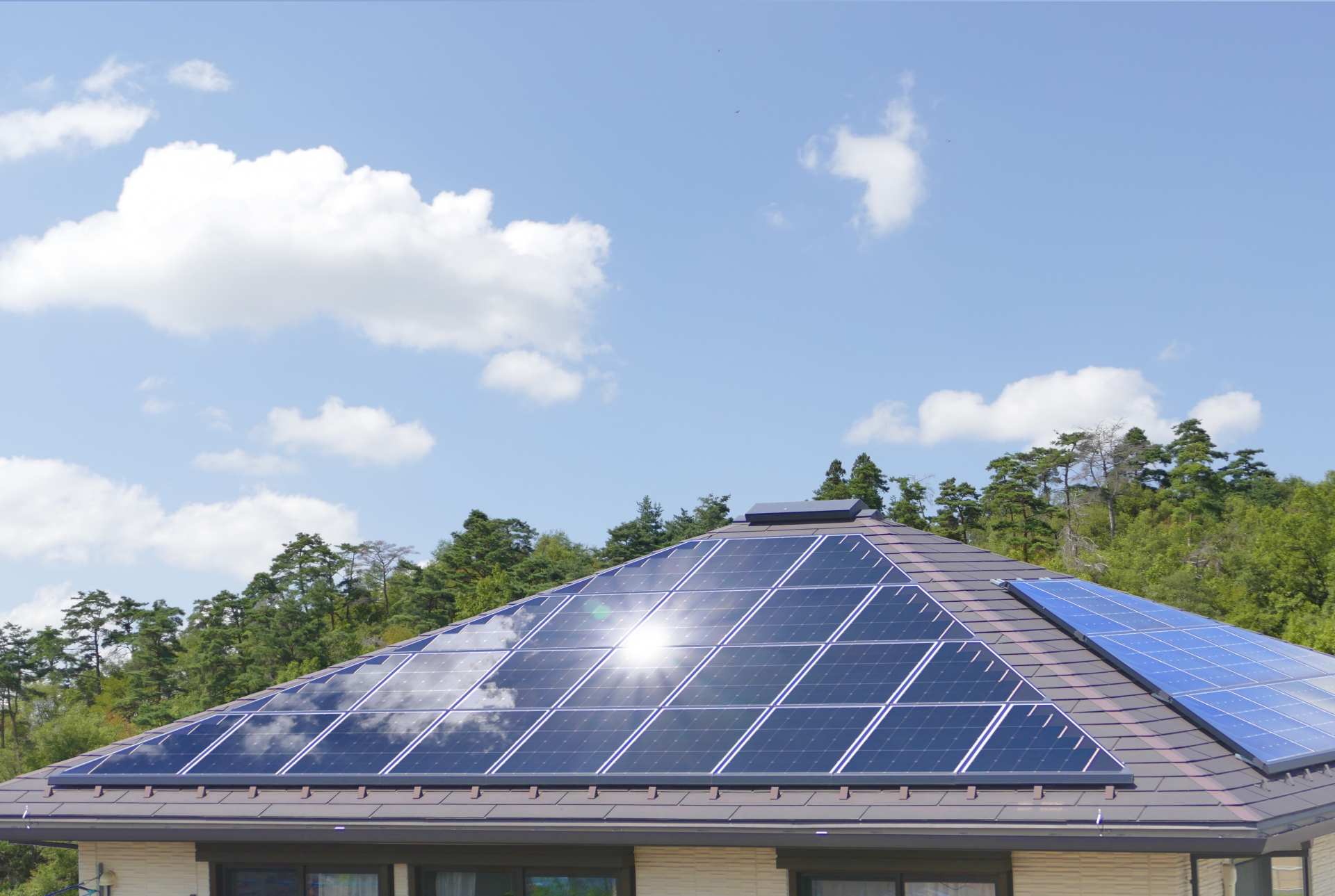 太陽光発電（ソーラーパネル）の名義変更
